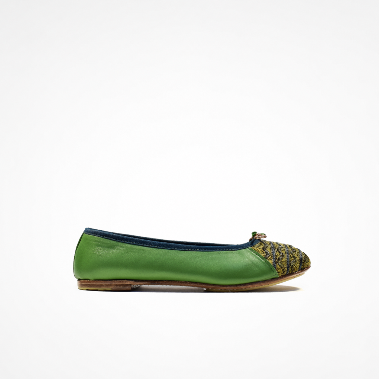 Kelly green leather Mississippi Ballet Flat with an olive embroidered toe panel, navy piping and low-profile sole
