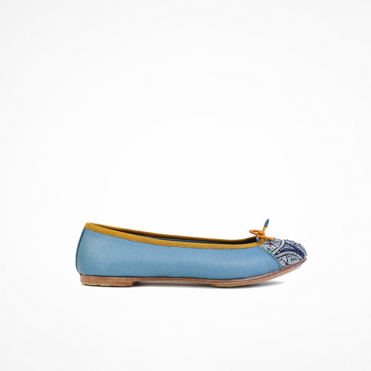 Bizi Ballet Classic flat in shadow blue leather, side view with embroidered toe and contrasting trim