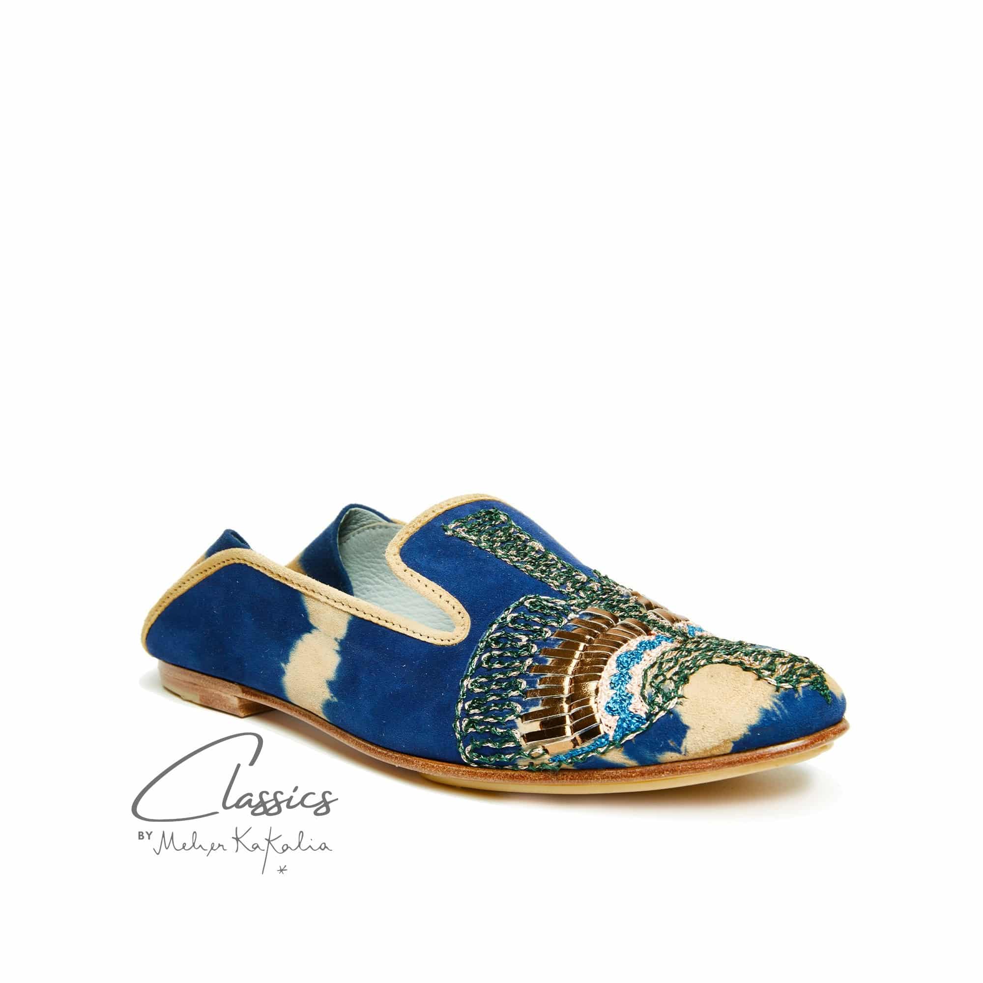 Meher Kakalia moccasins in tie-dye suede, hand embroidered with silk. Stylish, eco-friendly, and perfect for everyday wear.