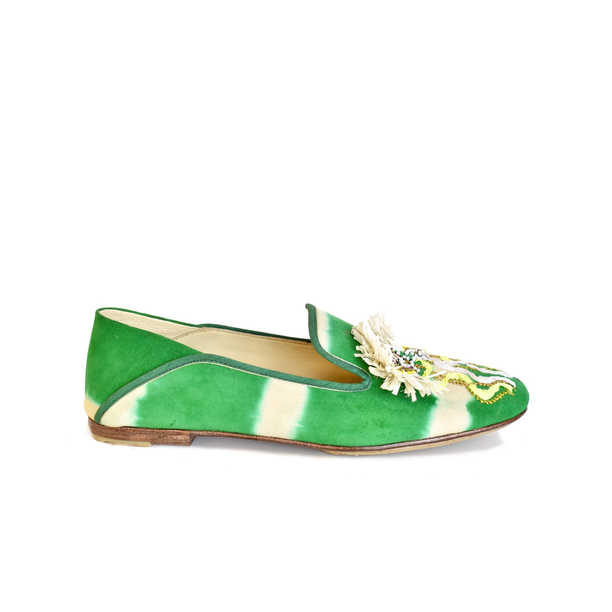 Mocassins RIO en cuir tie-dye et broderie Raffia. Élégants et durables, un choix parfait pour l'été.