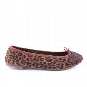 Stylish and eco-friendly BIZI Ballet Flats with unique leopard design and hand-embroidered details, perfect for everyday wear.