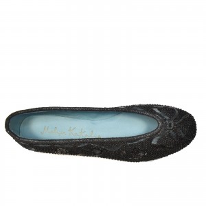 Top view of black metallic coil-embroidered flats, a perfect combination of elegance and luxury craftsmanship.