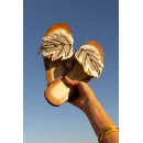 Meher KakaliaChaussons brodés à la main, Palm Gobi Slide blanc, pour vos vacances d’été – un choix élégant pour un style chic et durable.