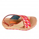 Meher KakaliaSandales compensées en jute avec broderie géométrique rose et orange, vue de dessus et de côté.