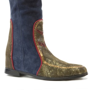 Front/side detail – metallic embroidered lower panel with contrast piping