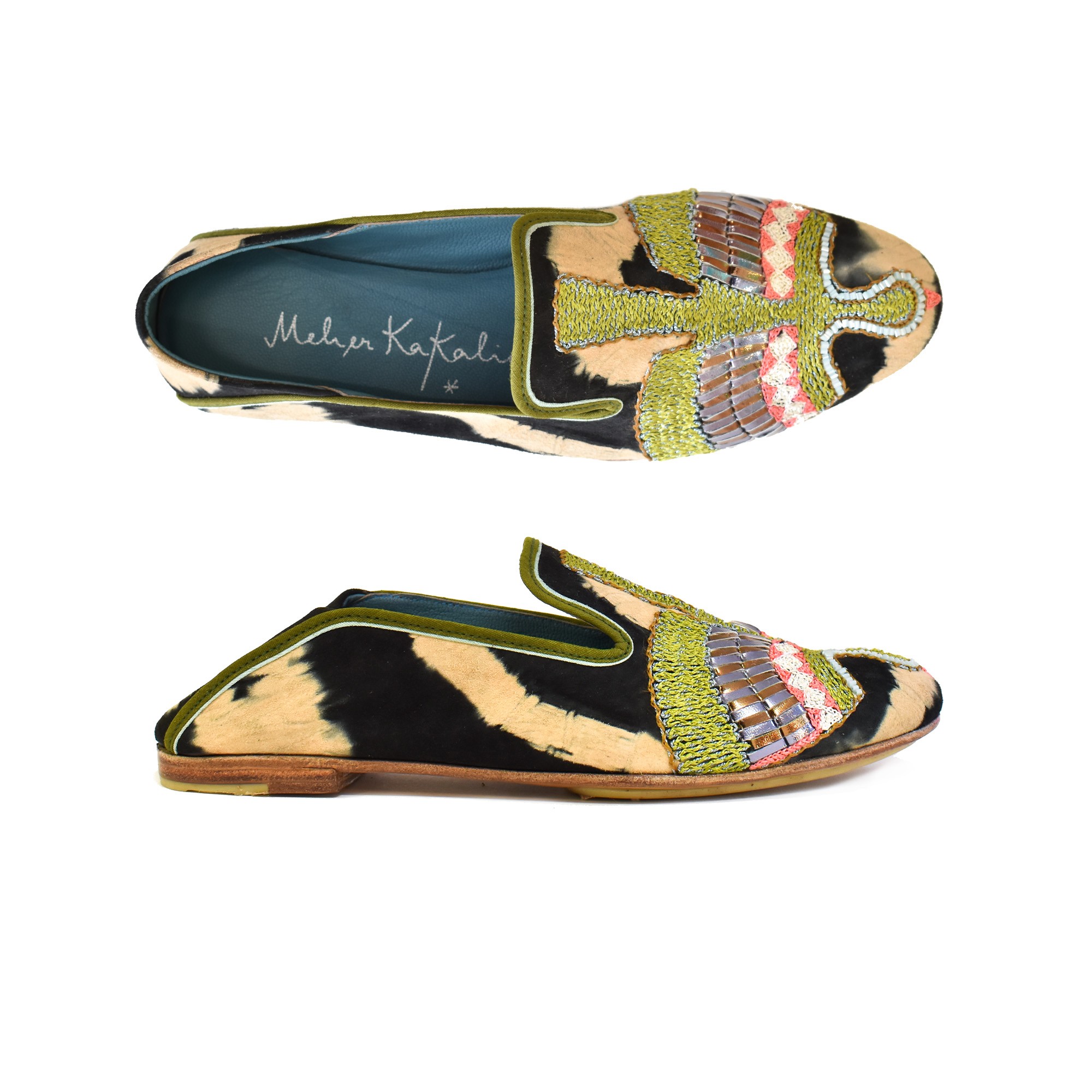 Meher Kakalia Meher Kakalia embroidered moccasin for women in black and beige tie-dye suede with goat leather lining