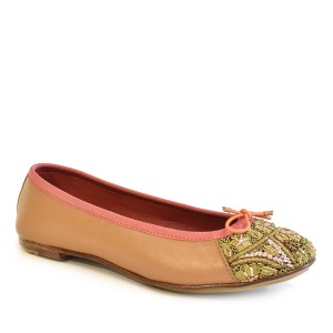Gold dapka embroidery detail on women’s leather ballet flats, handcrafted artisan footwear