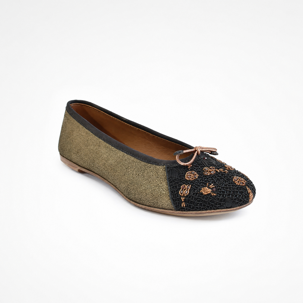 Eden Ballet flat in beige and black leather, angled view with embroidered toe and bow