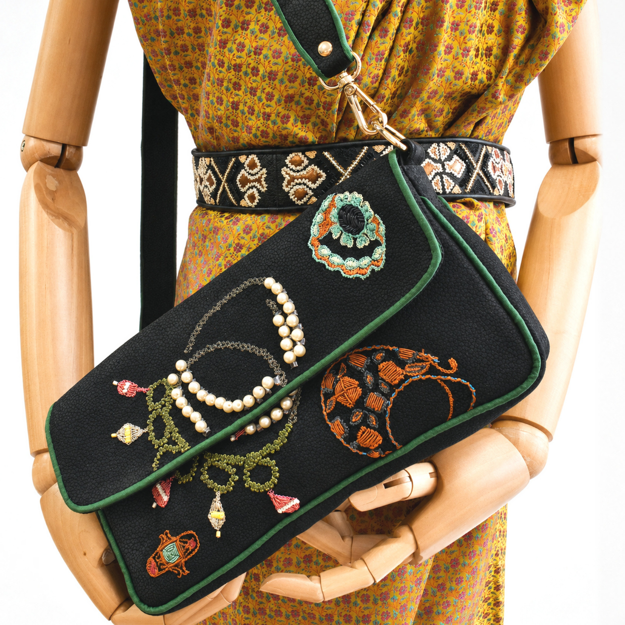 JEWEL CLUTCH