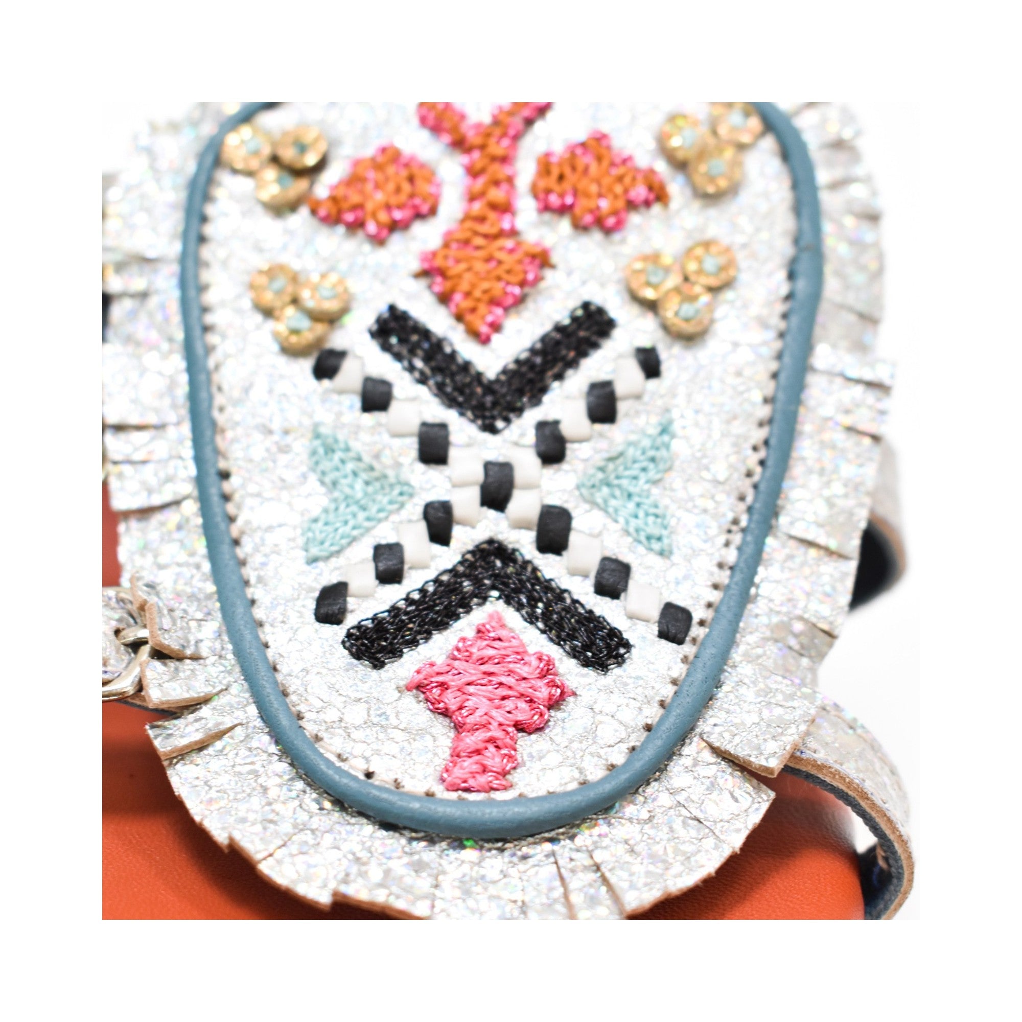 APO GOLD HOPPER splash silver – APO embroidered front panel with silk thread and leather appliqués