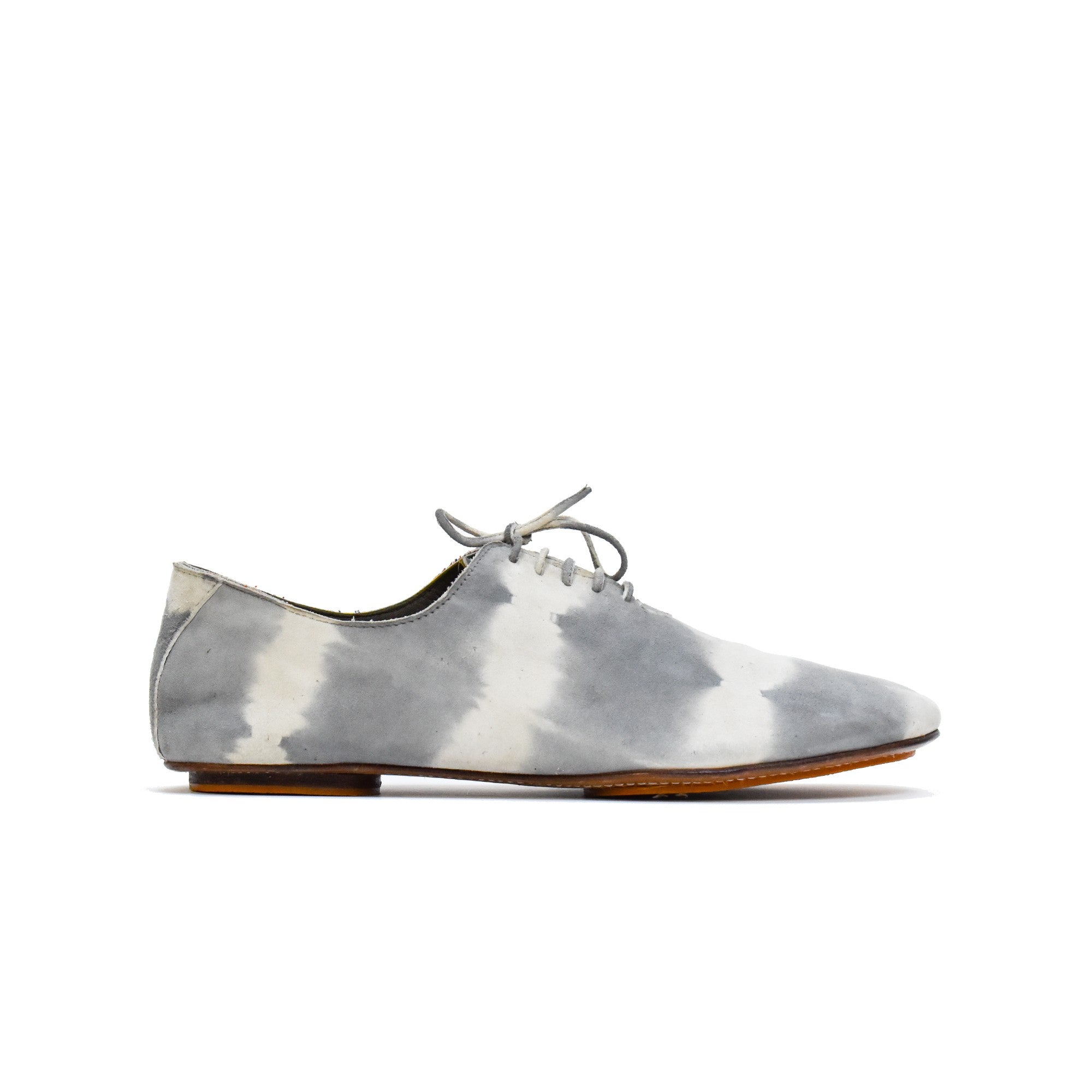 Grey tie-dye leather men’s lace-up shoe, side view